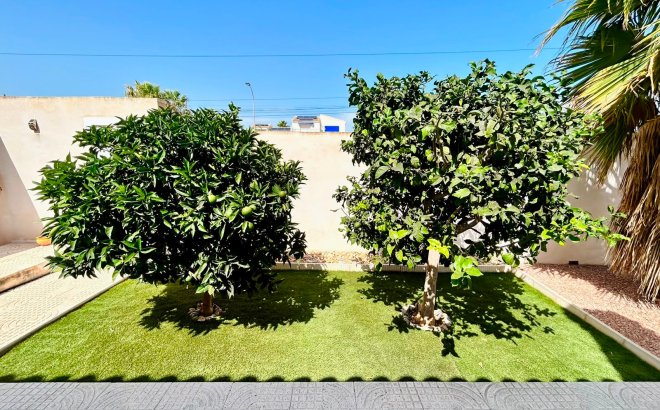 Resale - Villa -
Torrevieja - Costa Blanca