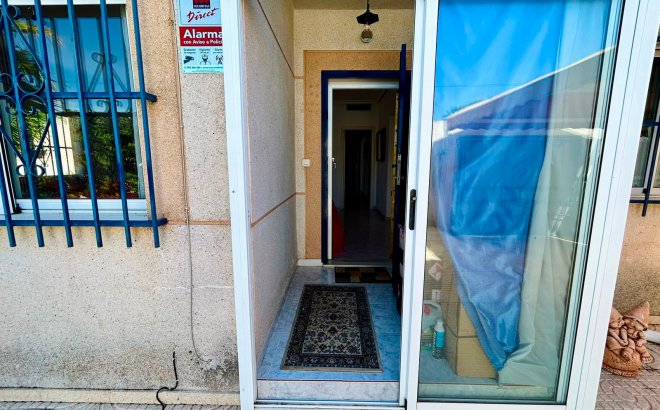Resale - Villa -
Torrevieja - Costa Blanca