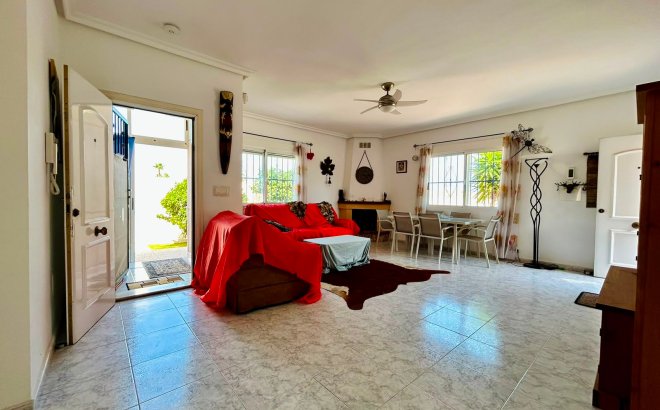 Resale - Villa -
Torrevieja - Costa Blanca