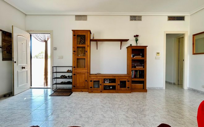 Resale - Villa -
Torrevieja - Costa Blanca