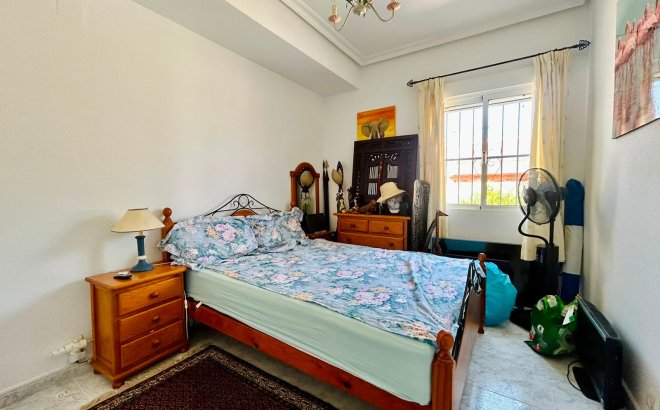 Resale - Villa -
Torrevieja - Costa Blanca