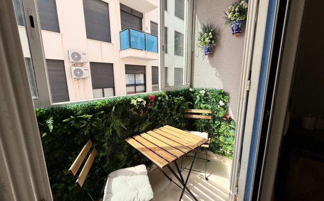 Revente - Appartement -
Torrevieja - Estacion De Autobuses