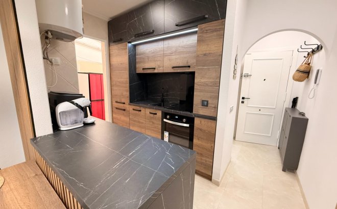 Revente - Appartement -
Torrevieja - Estacion De Autobuses