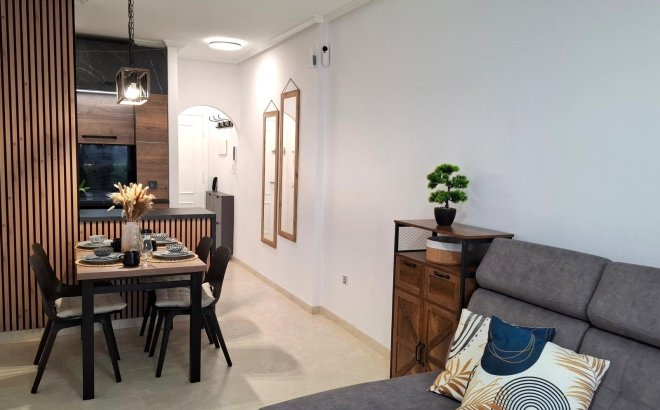 Revente - Appartement -
Torrevieja - Estacion De Autobuses