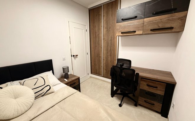 Revente - Appartement -
Torrevieja - Estacion De Autobuses