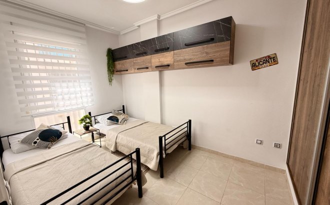 Revente - Appartement -
Torrevieja - Estacion De Autobuses