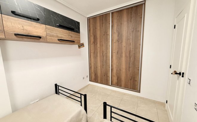Revente - Appartement -
Torrevieja - Estacion De Autobuses
