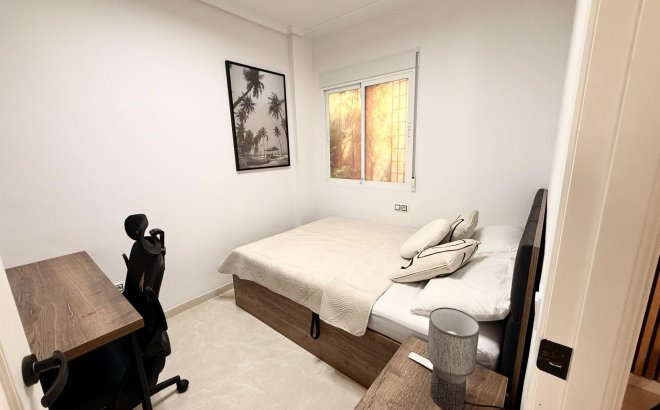 Revente - Appartement -
Torrevieja - Estacion De Autobuses