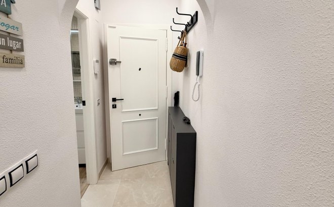 Revente - Appartement -
Torrevieja - Estacion De Autobuses