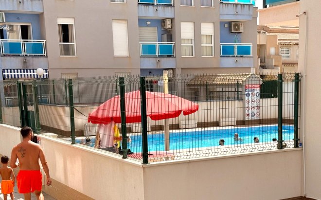 Revente - Appartement -
Torrevieja - Estacion De Autobuses