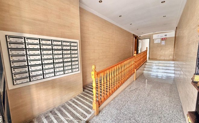 Revente - Appartement -
Torrevieja - Estacion De Autobuses