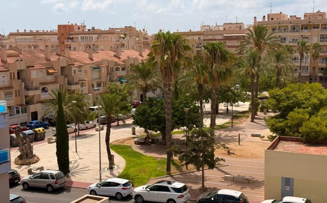 Revente - Appartement -
Torrevieja - Estacion De Autobuses
