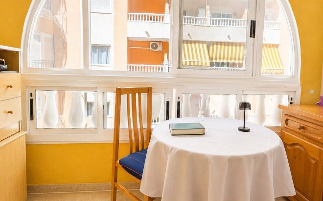 Resale - Apartment -
Torrevieja - Habaneras