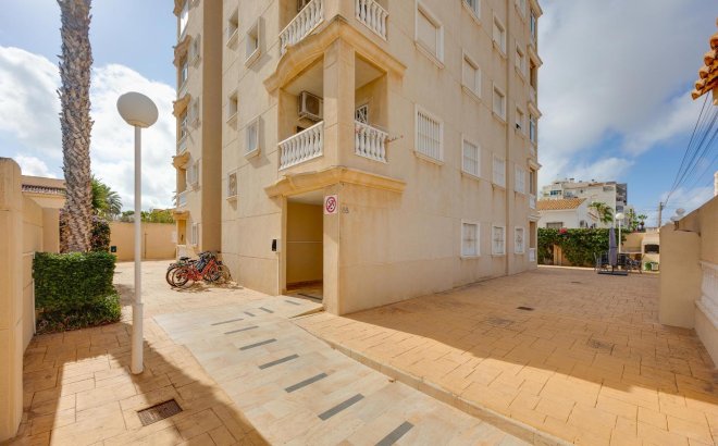 Resale - Apartment -
Torrevieja - Nueva Torrevieja