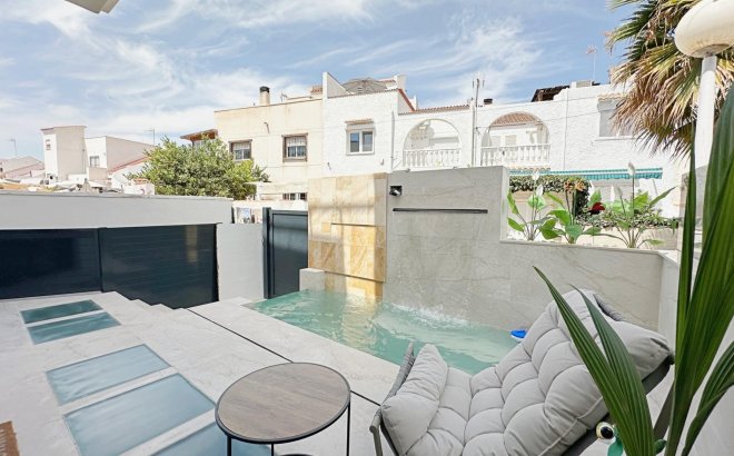 Resale - Town House -
Torrevieja - Calas Blanca