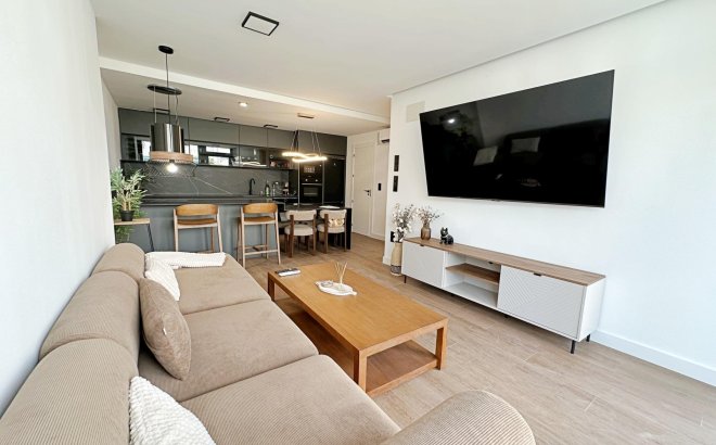 Resale - Town House -
Torrevieja - Calas Blanca