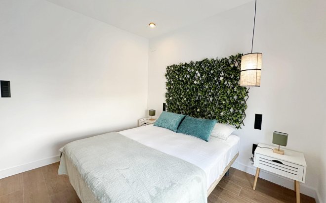Resale - Town House -
Torrevieja - Calas Blanca