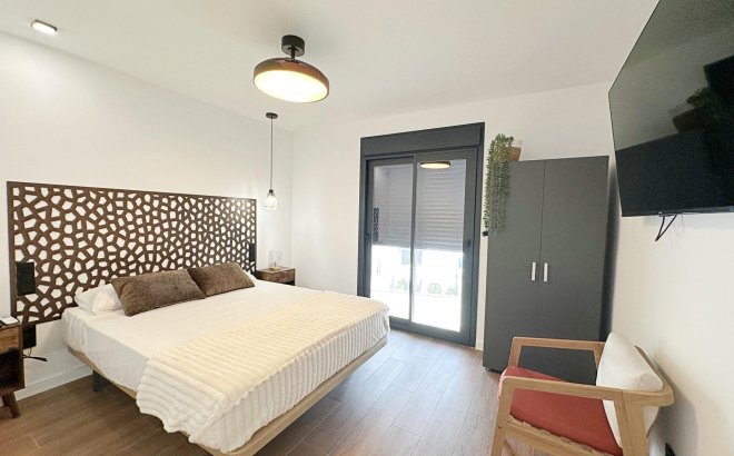 Resale - Town House -
Torrevieja - Calas Blanca