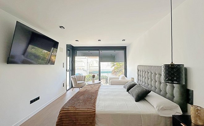Resale - Town House -
Torrevieja - Calas Blanca