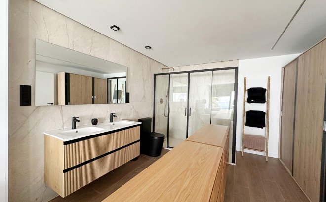 Resale - Town House -
Torrevieja - Calas Blanca