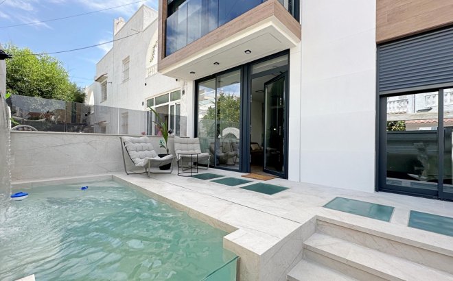 Resale - Town House -
Torrevieja - Calas Blanca