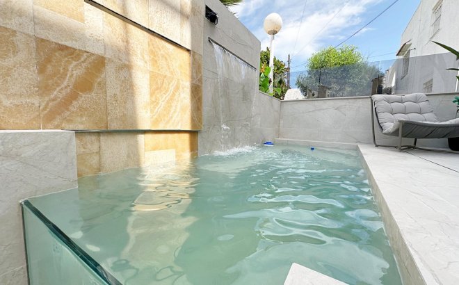 Resale - Town House -
Torrevieja - Calas Blanca