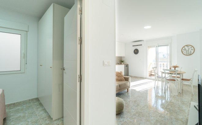 Resale - Apartment -
Torrevieja - Costa Blanca