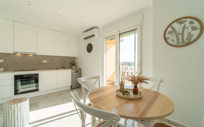 Resale - Apartment -
Torrevieja - Costa Blanca