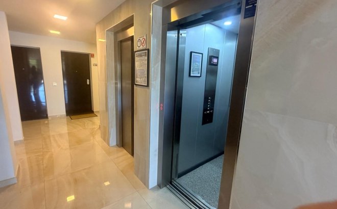 Resale - Apartment -
Los Altos - Costa Blanca