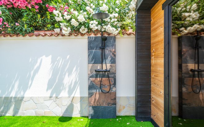 Resale - Villa -
Torrevieja - Torreta