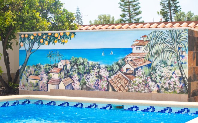 Resale - Villa -
Torrevieja - Torreta