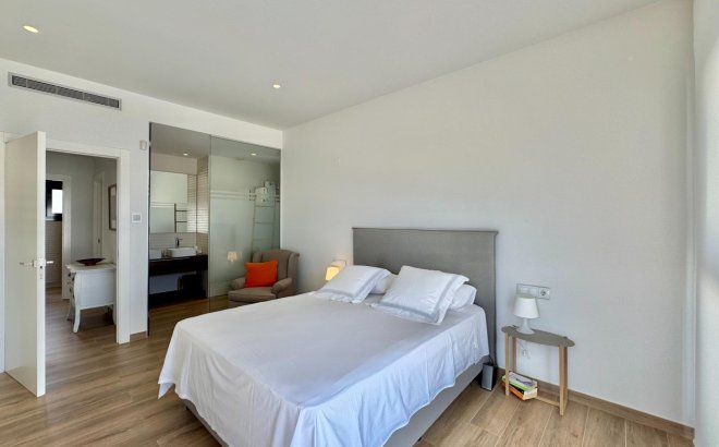 Resale - Villa -
San Miguel de Salinas - Bellavista