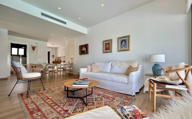 Resale - Villa -
San Miguel de Salinas - Bellavista