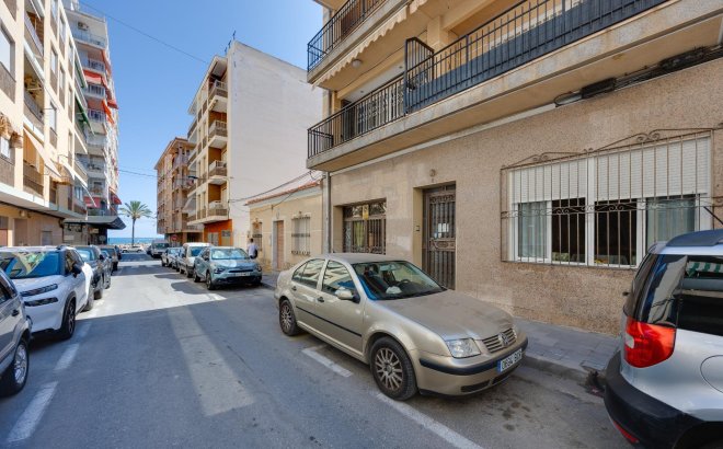 Resale - Apartment -
Torrevieja - Paseo Maritimo