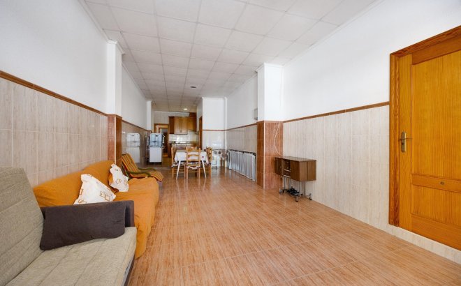 Resale - Apartment -
Torrevieja - Paseo Maritimo