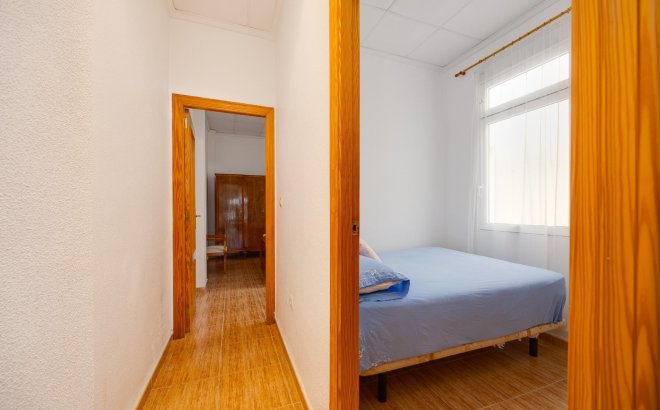 Resale - Apartment -
Torrevieja - Paseo Maritimo