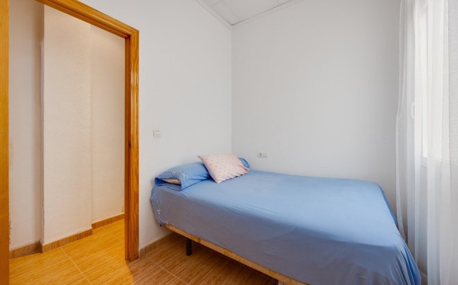 Resale - Apartment -
Torrevieja - Paseo Maritimo