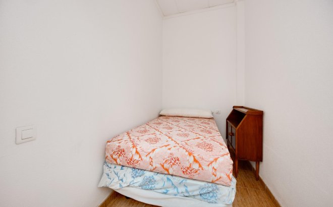 Resale - Apartment -
Torrevieja - Paseo Maritimo