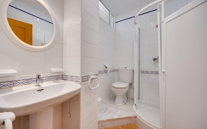 Resale - Apartment -
Torrevieja - Paseo Maritimo