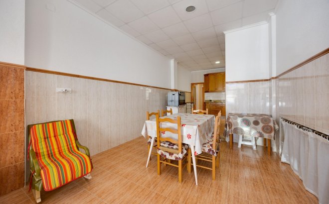 Resale - Apartment -
Torrevieja - Paseo Maritimo