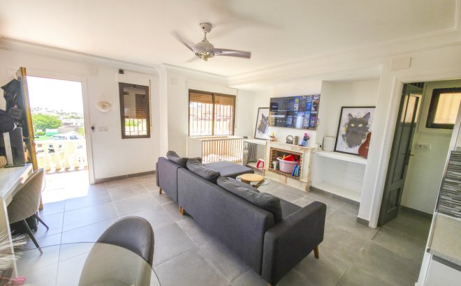 Resale - Villa -
Villamartin - Costa Blanca