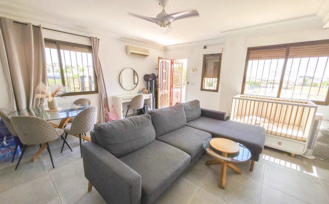 Resale - Villa -
Villamartin - Costa Blanca