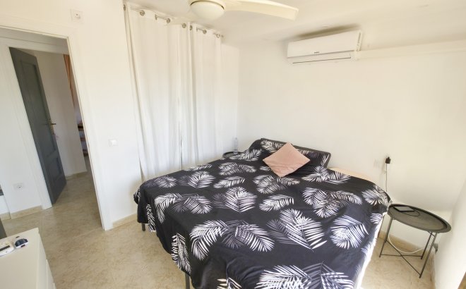 Resale - Villa -
Villamartin - Costa Blanca