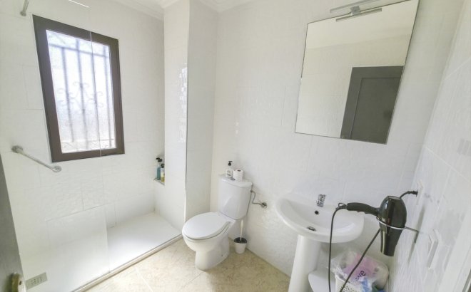 Resale - Villa -
Villamartin - Costa Blanca