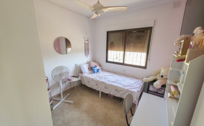 Resale - Villa -
Villamartin - Costa Blanca