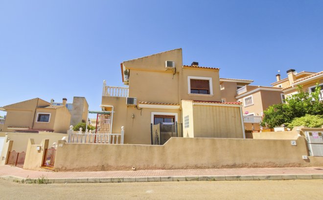 Resale - Villa -
Villamartin - Costa Blanca