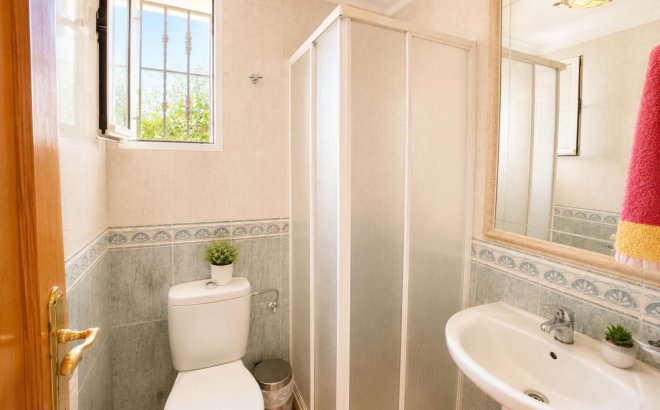 Resale - Bungalow -
Orihuela Costa - Lomas de Cabo Roig