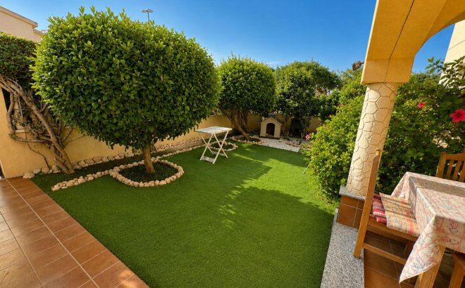 Resale - Bungalow -
Orihuela Costa - Lomas de Cabo Roig