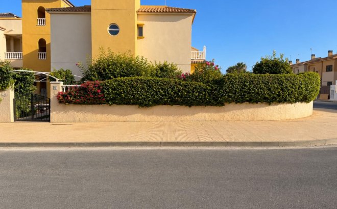 Resale - Bungalow -
Orihuela Costa - Lomas de Cabo Roig