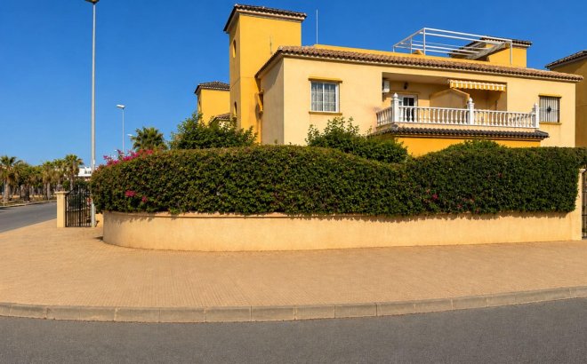 Resale - Bungalow -
Orihuela Costa - Lomas de Cabo Roig